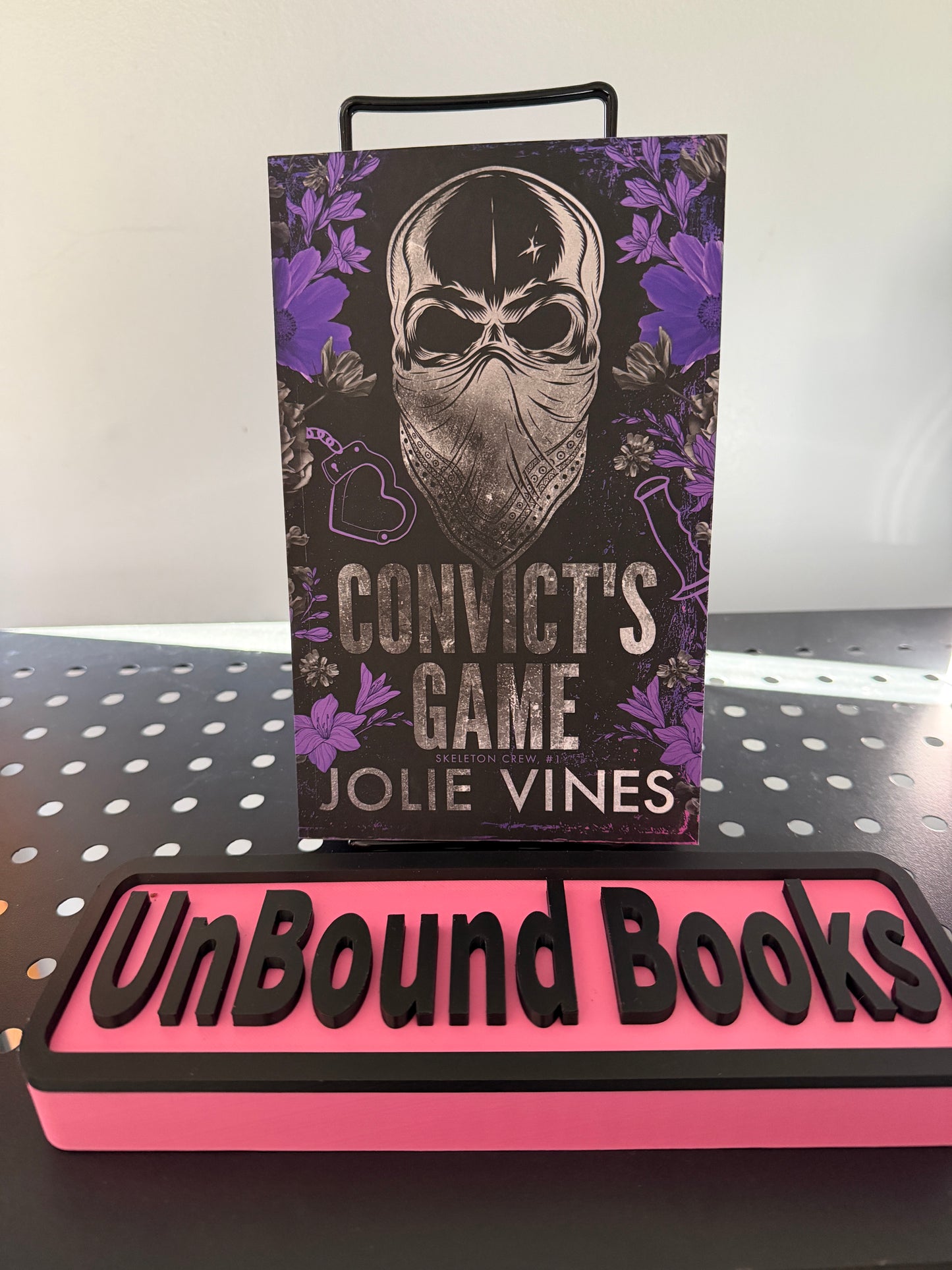 Convict's Game (Skeleton Crew, #1) ALTERNATIVE COVER