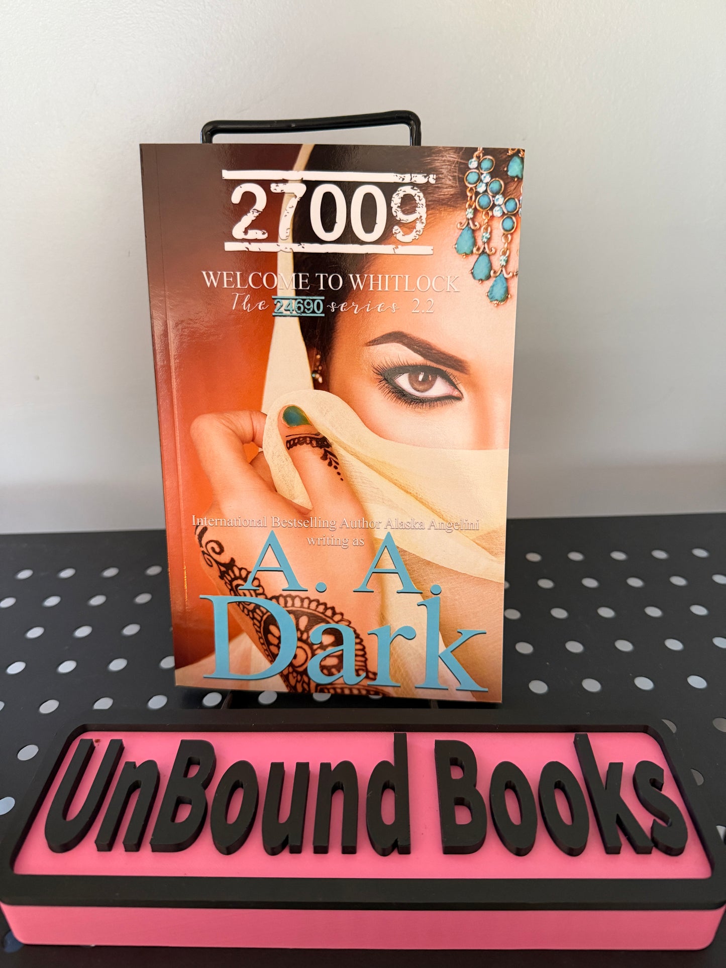 27009 (24690 series 2.2): Welcome to Whitlock